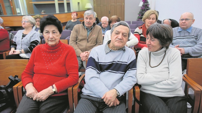 Raka jajnika najczęściej wykrywa... krawcowa, gdy powiększa się obwód brzucha klientki