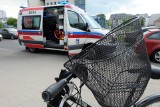 Wypadek na Kaczorowskiego w Białymstoku. Rowerzystka potrącona, gdy jechała po chodniku (zdjęcia)