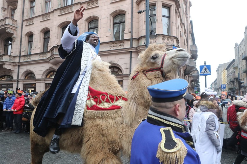 Orszak Trzech Króli w Łodzi przeszedł w dzień uroczystości...