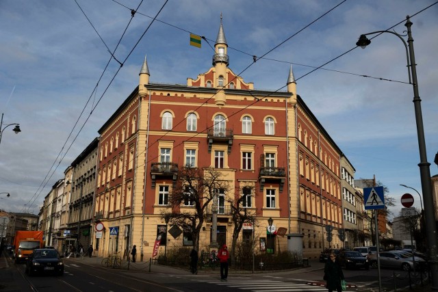 Miasto zamierza sprzedać mieszkanie m.in. w Domu Tureckim, tuż pod wieżyczką-minaretem