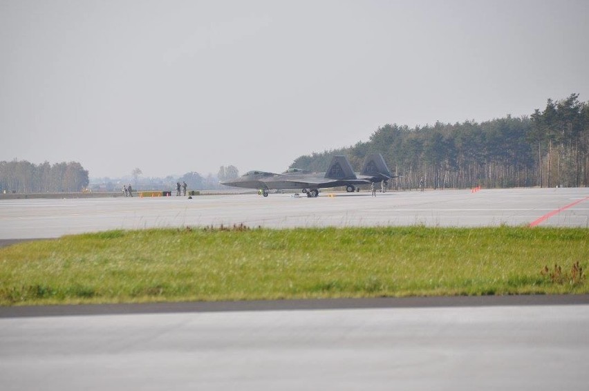 F-22 Raptor na lotnisku w Powidzu