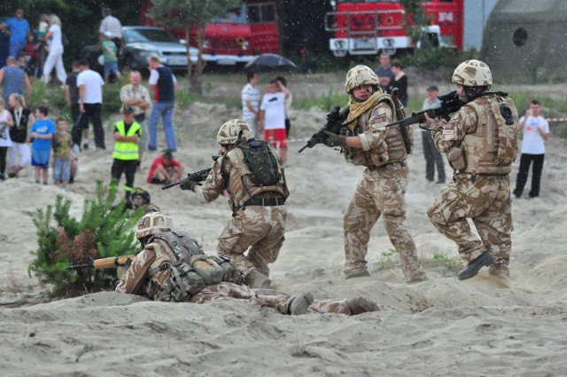 W sobotę na nowodębskich "Piachach" w ramach Militariady odbyły się między innymi pokazy grup airsoftowych.