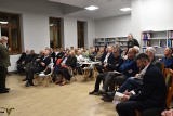 Debata regionalna, promocja książki i wystawa mundurów - to i jeszcze więcej działo się w przechlewskiej bibliotece