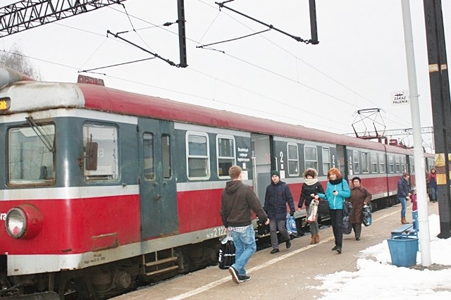 Ełczanie wciąż narzekają, że likwidowane są kolejne połączenie kolejowe. Ostatnio z rozkładu zniknął pociąg m.in. na trasie Ełk-Olecko.