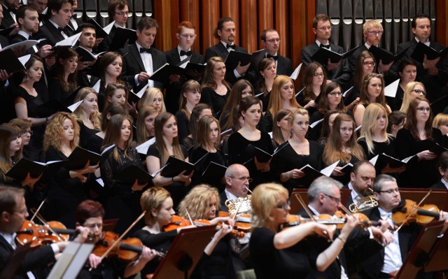 Koncert papieski w Filharmonii PomorskiejKoncert papieski w Filharmonii Pomorskiej Biskup Muszyński