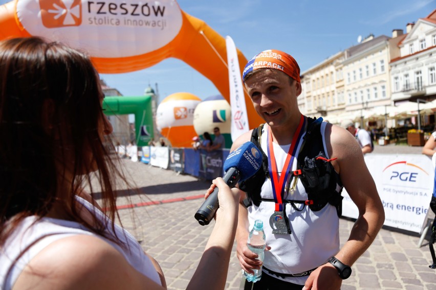 V Ultramaraton Podkarpacki. Pierwsi startowali o 2 w nocy. Na trasie spędzili 12 i więcej godzin [RELACJA, ZDJĘCIA]