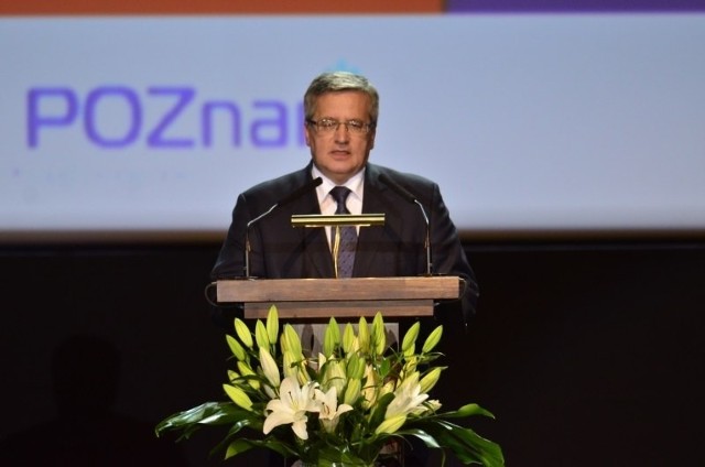 Wspólna inauguracja to bardzo praktyczne podejście. Mam nadzieję, że również oszczędne - żartował Bronisław Komorowski.