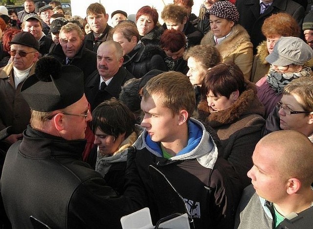 w niedzielę nie został wpuszczony do kościoła