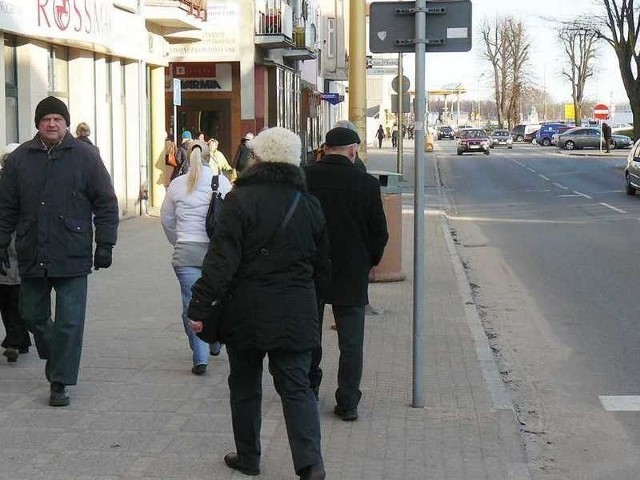 To zdjęcie zrobiliśmy w tym tygodniu na jednej z głównych ulic miasta Armii Krajowej. Robert Karelus, rzecznik prezydenta miasta zapewnia, że do końca przyszłego tygodnia piasek zniknie w końcu z ulic.