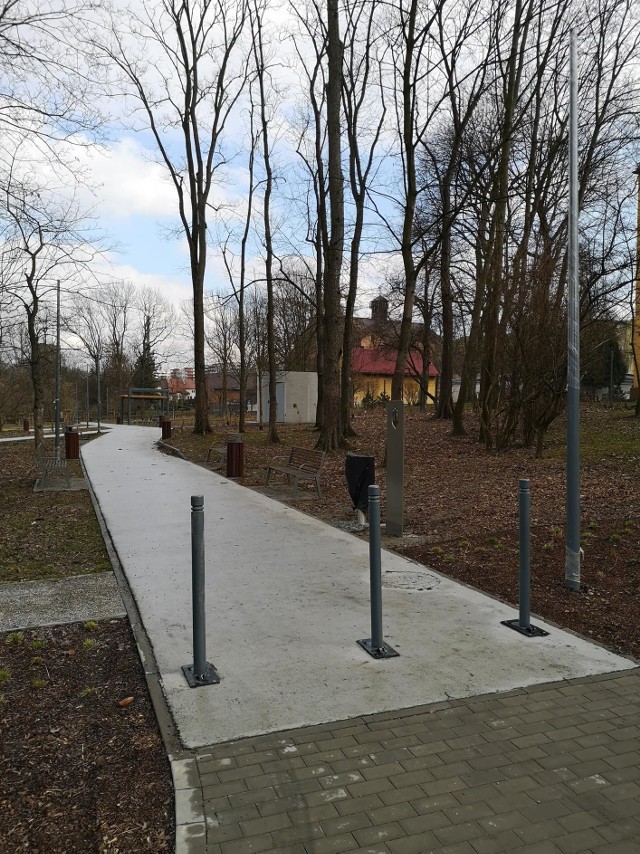 Kraków. Gotowy park czeka na prąd i oficjalne otwarcie