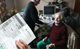 Akwizytorka firmy telekomunikacyjnej wcisnęła umowę 98-letniej staruszce!