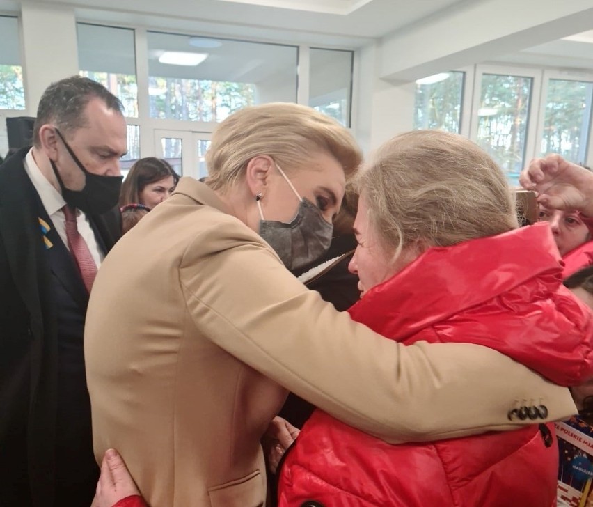 Brok. Pierwsza dama RP z wizytą w ośrodku "Noe" w Broku. Agata Kornhauser-Duda spotkała się z uchodźcami z Ukrainy. 2.03.2022