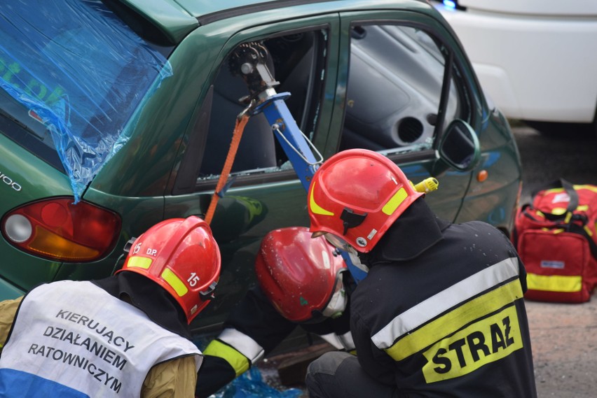 Strażacy w akcji. Rywalizują w ratownictwie drogowym