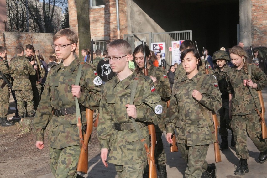 Szkoła mundurowa przy Piotrkowskiej rekrutowała uczniów [ZDJĘCIA]