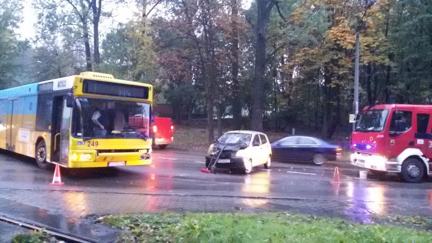 Wypadek na skrzyżowaniu ul. Załęskiej i Wincentego Pola w...