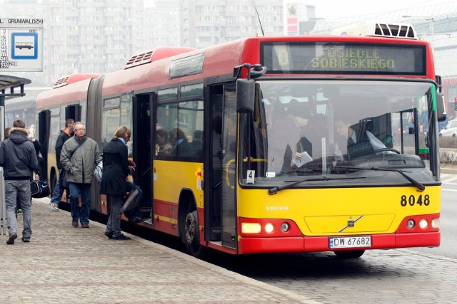 autobus jazda mpk autobusy linia D, zdjęcie ilustracyjne.