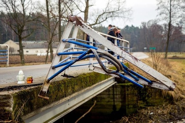 Prokuratura ma już wyniki badania krwi kierowcy. Nie stwierdzono w niej obecności alkoholu. Śledczy wciąż czekają na rezultaty analiz pod kątem obecności narkotyków. Opnie sporządzają biegli z Zakładu Medycyny Sądowej Uniwersytetu Medycznego w Białymstoku.Stare Krzewo: Wypadek śmiertelny na DK8. Dwie osoby zginęły w zderzeniu osobówek z ciężarówką 