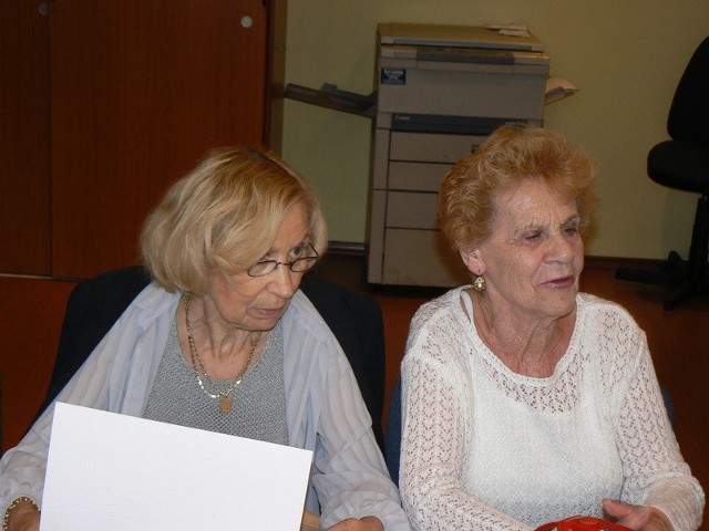 Regina Garfinkel Muskowitz i Helena Garfinkel Greenspun w czasie wizyty w kieleckich Zakładach Precyzyjnych "Iskra&#8221;
