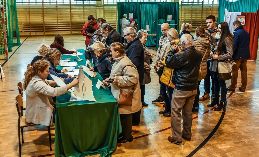 4 listopada mieszkańcy Dobrcza i Białych Błot wybierają...