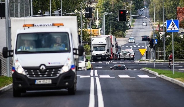 W I kwartale 2020 r. doszło do nieznacznej (1,6 proc.) obniżki cen OC w porównaniu do IV kwartału 2019 r. Tym samym średnia cena polisy w Polsce wyniosła 687 zł. Ile kosztuje ubezpieczenie OC w Bydgoszczy? W których miastach w Polsce ubezpieczenie OC było najtańsze, a gdzie kierowcy płacili najwięcej? Sprawdźcie!Czytaj dalej >>>