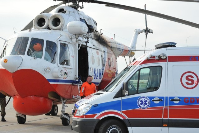 Pięć minut przed godziną 15.00 załoga śmigłowca ratowniczego Mi-14PŁ/R pełniąca dyżur na lotnisku 44.