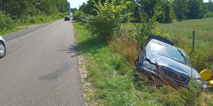 Trzy osoby w szpitalu. W Karzcinie pijany kierowca nieprawidłowo wyprzedzał