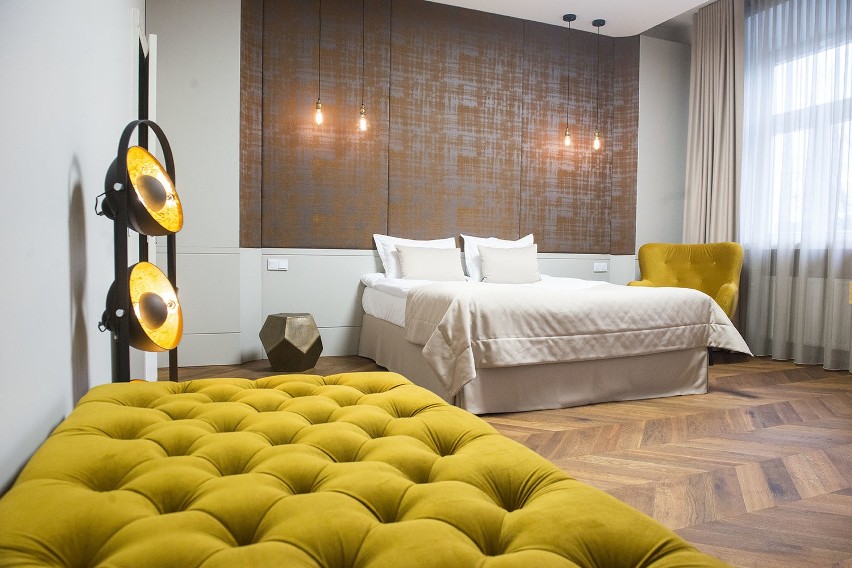 Obecnie w hotelu można wypoczywać w pokojach typu classic,...