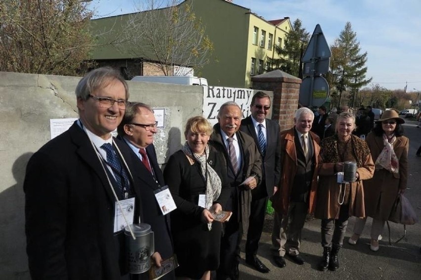 Kwesty na cmentarzach w Będzinie i Czeladzi trwają od lat. W...