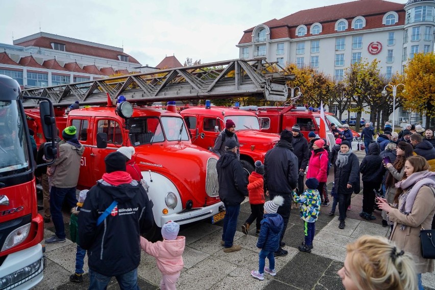 Sopot świętował niepodległość: Parada wozów strażackich, Bieg Niepodległej i wspólne śpiewanie hymnu