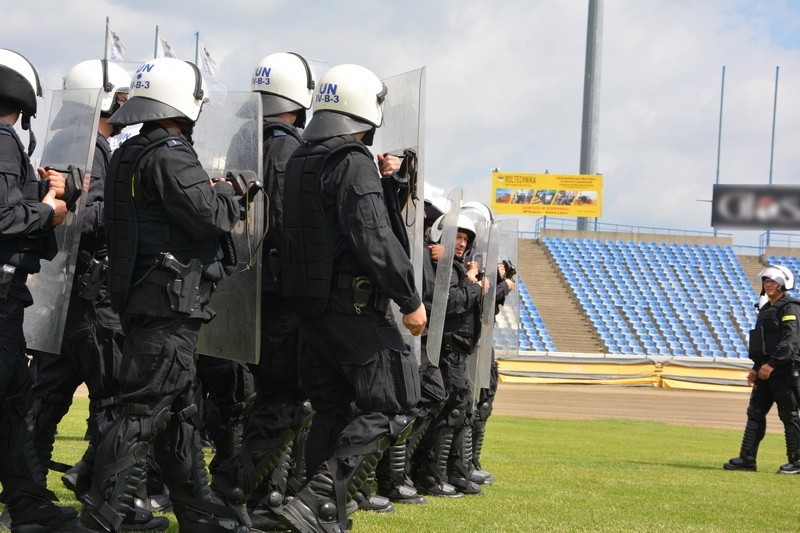 W ćwiczeniach wzięło udział 90 policjantów.