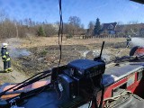 Paliły się trawy w gminie Odrzywół. Strażacy ugasili pożar