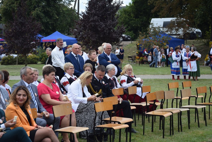 Trwają dożynki gminne w Mirowie. Gwiazdą wieczoru będzie zespół Mig. Zobaczcie zdjęcia