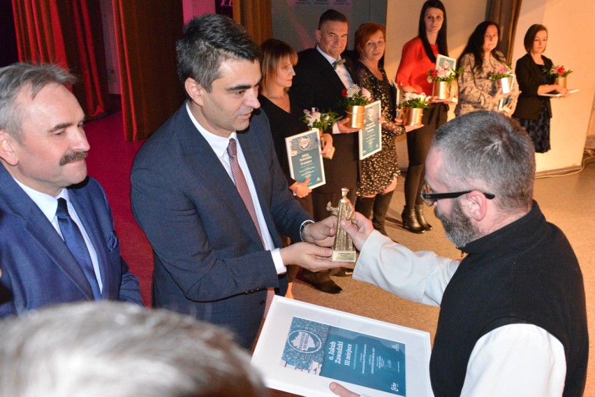 Gala Nauczyciel na Medal za nami. Poznaliśmy najlepszych nauczycieli w świętokrzyskim (WIDEO, zdjęcia)