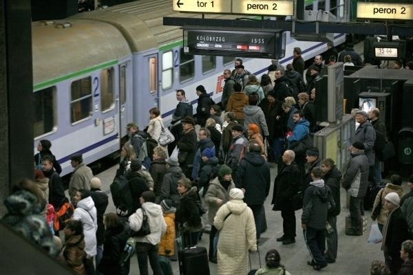 Na największej stacji kolejowej w Polsce rocznie obsługuje...