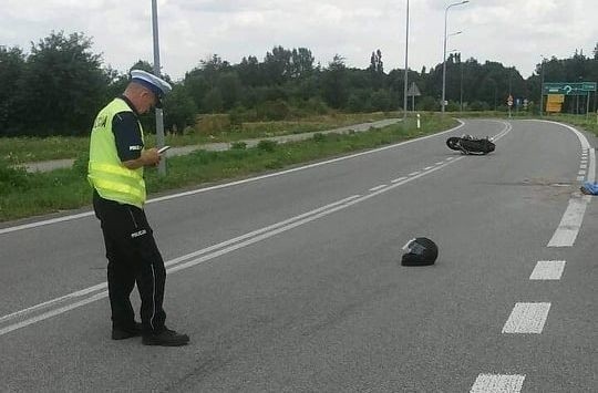 Śmierć motocyklisty na obwodnicy Osieka. Jechał z synem...