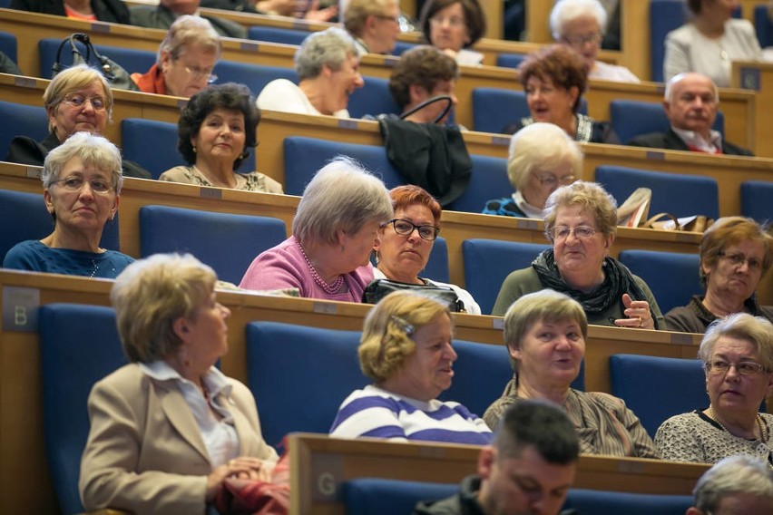 I Forum Seniora. Seniorzy zamknęli się w domach. Nie wiedzą, co tracą [ZDJĘCIA, WIDEO]