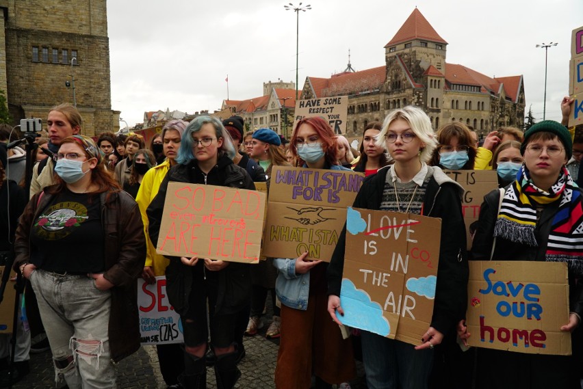 W piątek, 24 września, w całym kraju młodzież zebrała się,...