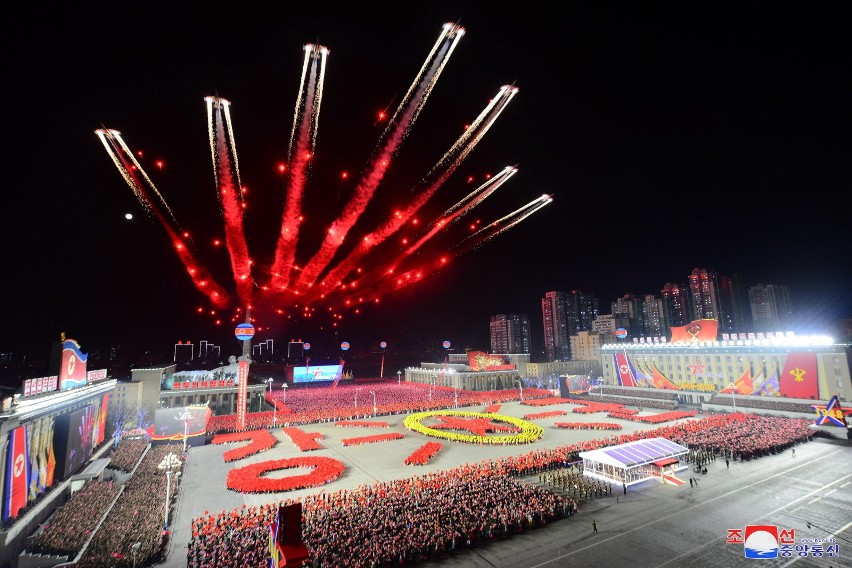 Parad wojskowa w stolicy Korei Północnej. Reżim Kim Dzong...
