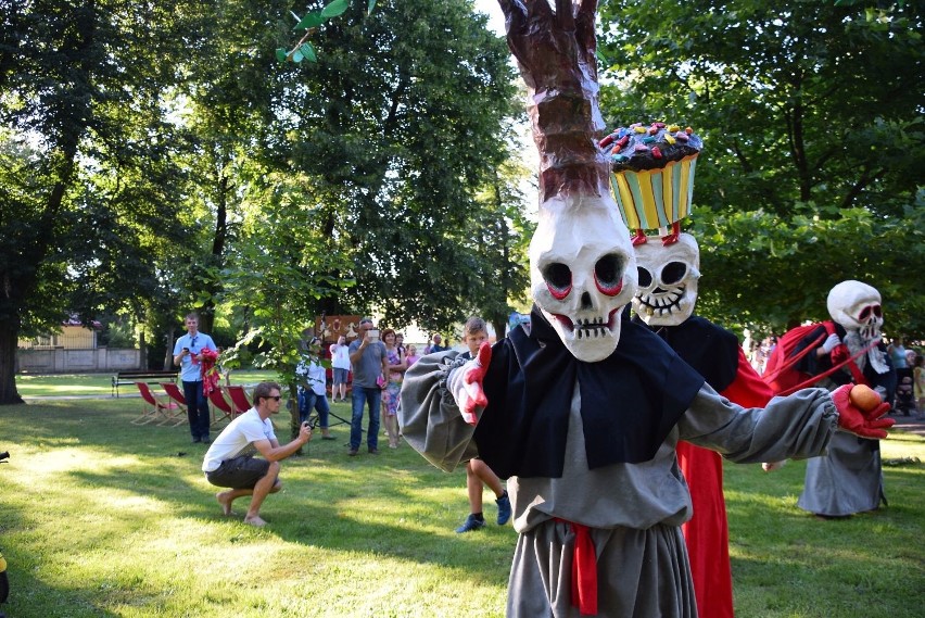 Bielsk Podlaski. Park Królowej Heleny. IX Festiwal Teatralny...