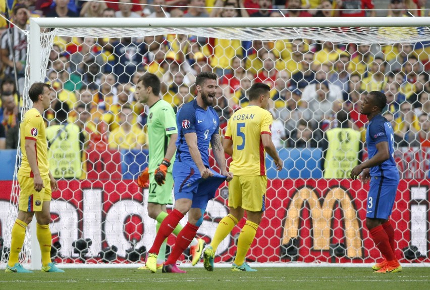 Bramka Oliviera Giroud w meczu Francja - Rumunia