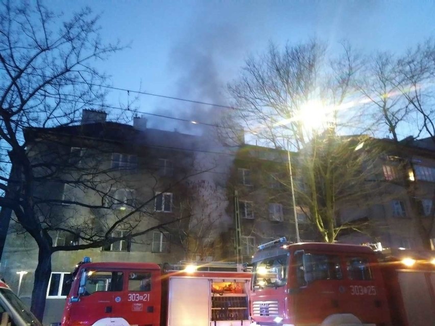 Kraków. Pożar kamienicy przy Królewskiej, jedna osoba nie żyje