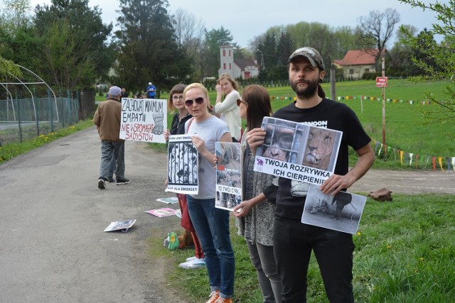 Protest przeciwko cyrkom ze zwierzętami w Cieszynie
