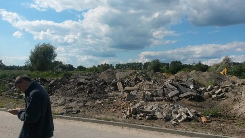 Na działce Arkadiusza Sabata nielegalnie pracował ciężki...