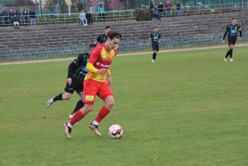 Hummel 4 Liga. Po ciekawym meczu Star Starachowice przegrał z Koroną II Kielce 0:4 (ZDJĘCIA)