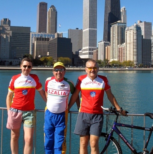 Nasi rowerzyści w Chicago. Od lewej: Zygmunt Dudziński,...