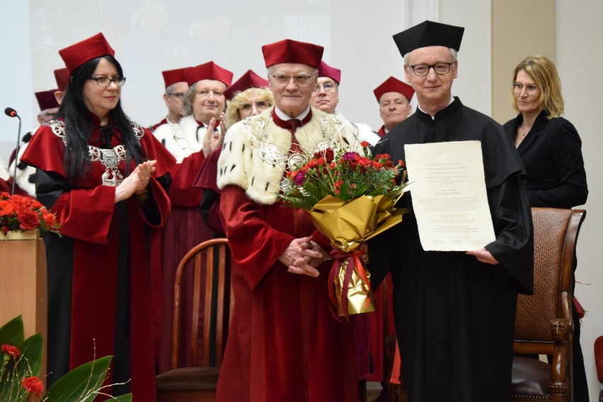 Rektor Uniwersytetu Jagiellońskiego w Krakowie profesor Jacek Popiel doctorem honoris causa Uniwersytetu Jana Kochanowskiego w Kielcach