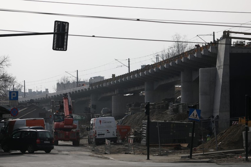 W Krakowie trwa wielka inwestycja  kolejowa. Najważniejszym...