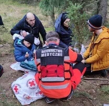 Ratownicy z Kielc w akcji na granicy Polski i Białorusi