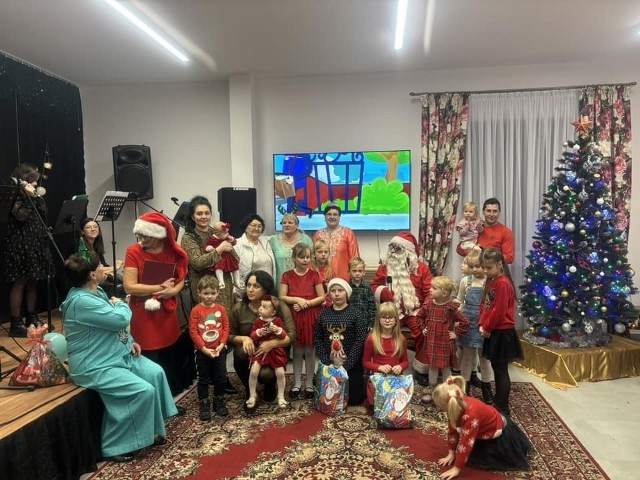 Tak wyglądało spotkanie świętego Mikołaja z dziećmi ze Skrzynna w gminie Wieniawa.