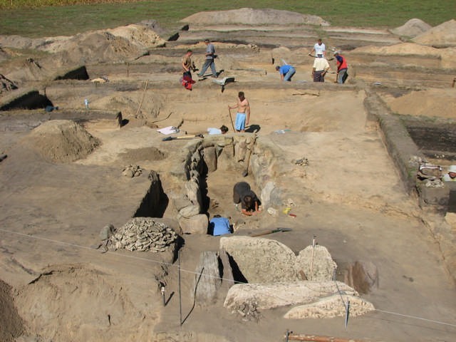 Pod Gniewkowem odkryto grobowiec sprzed 6 tysięcy lat